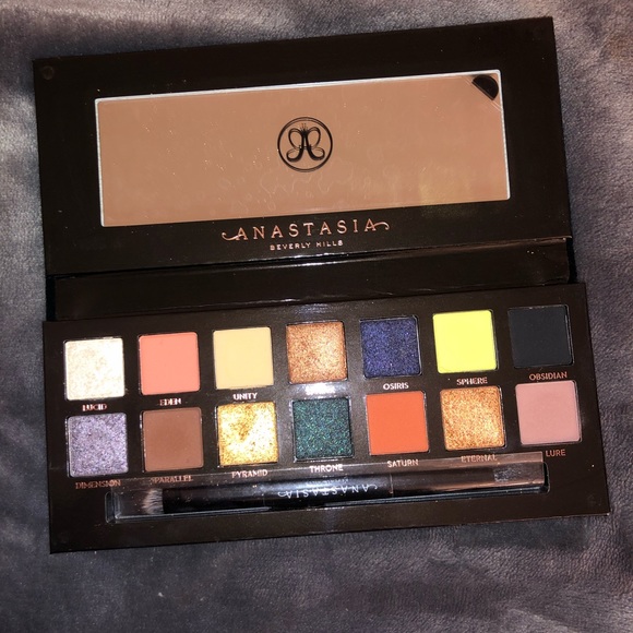 Anastasia prism pallet - Picture 2 of 2